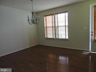 22908 Snow Leopard Dr, California, MD 20619 - photo 4