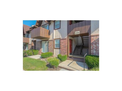 CONVENIENT MAIN FLOOR ENTRANCE!