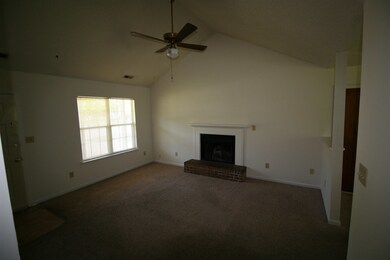 105 Hampton Ct, Jacksonville, NC 28546 - photo 2