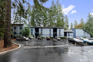 14020 Juanita Dr NE unit B3, Kirkland, WA 98034 - photo 2