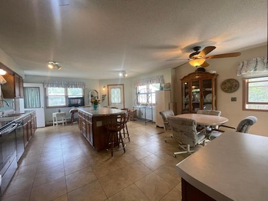 817 Redwood St W, La Crescent, MN 55947 - photo 2