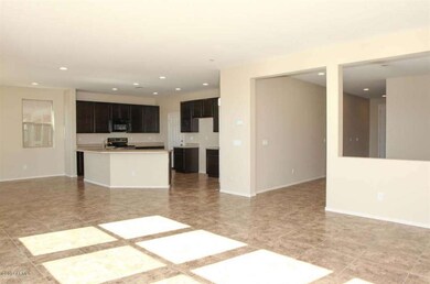 Living Room-Kitchen (3)
