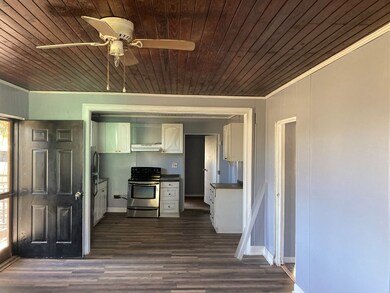 304 Nancy St, Adel, GA 31620 - photo 4