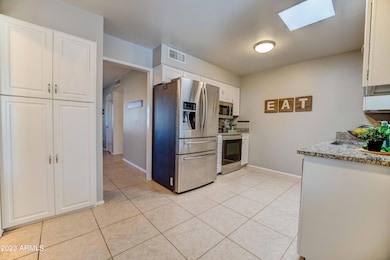 13653 N Newcastle Dr, Sun City, AZ 85351 - photo 7