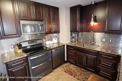 557 S Dexter Dr, Lansing, MI 48910 - photo 7