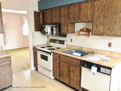 351-482524 kitchen 3