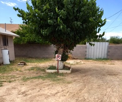 742 S Vaughn Ave, Yuma, AZ 85364 - photo 3
