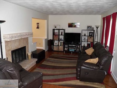 6032 Chesapeake Dr, Lansing, MI 48911 - photo 4