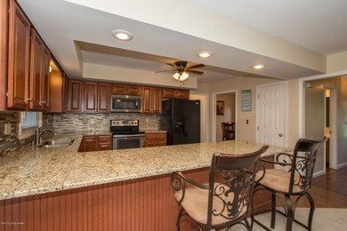 7511 Newton Dr, Louisville, KY 40228 - photo 6