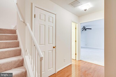 9249 Cardinal Forest Ln unit 202, Lorton, VA 22079 - photo 4