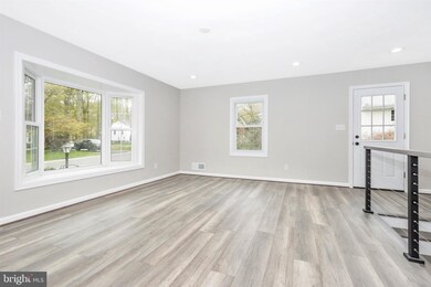 132 Tulip Dr, Gaithersburg, MD 20877 - photo 4