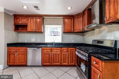 315 Valley Brook Dr, Silver Spring, MD 20904 - photo 3