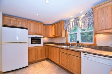 48 Ellis St, Woburn, MA 01801 - photo 3