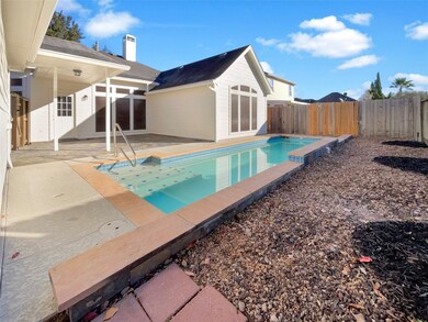 17319 Sparrow Way Ct, Houston, TX 77095 - photo 2