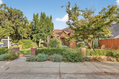 2701 Florence Place, Sacramento, CA 95818 - photo 6