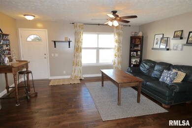 15947 N Regency Park Place, Chillicothe, IL 61523 - photo 4