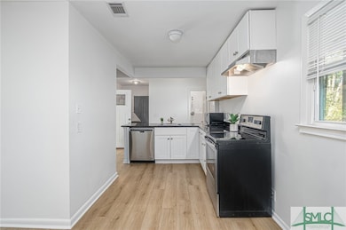 Kitchen w/Stainless Steel Appliances