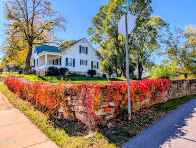 132 S Thomas St, Bedford, PA 15522 - photo 4