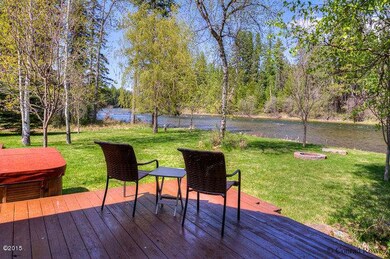 Enjoy Swan River Views from the Deck!