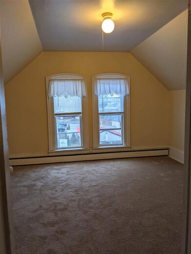 1 Green St unit .  1, Claremont, NH 03743 - photo 3