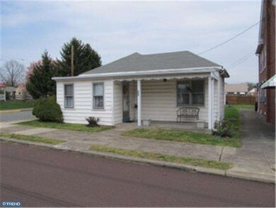 427 W Race St unit 30, Pottstown, PA 19464 - photo 3