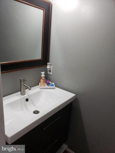 7116 Old Sandy Spring Rd, Laurel, MD 20707 - photo 5