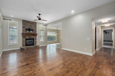 5323 Carson St-6