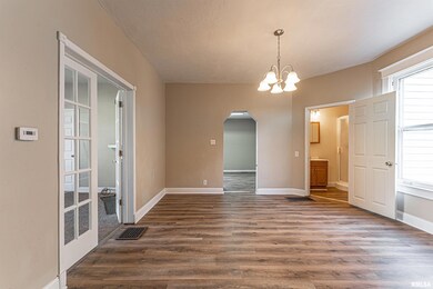 808 N Logan St, Lincoln, IL 62656 - photo 5