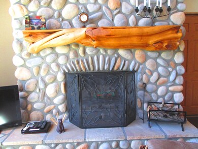 Alligator Juniper 8' Mantle