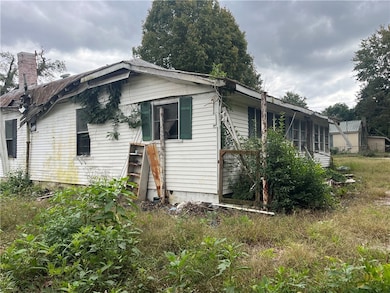 324 Irby Avenue Extension, Laurens, SC 29360 - photo 4