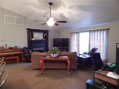Large living w/fireplace