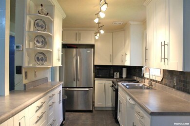 740 Ratcliff Dr SE, Salem, OR 97302 - photo 3