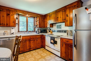 221 Indian Run Rd, Glenmoore, PA 19343 - photo 2