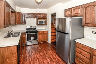 2133 Westview Dr, Des Plaines, IL 60018 - photo 4