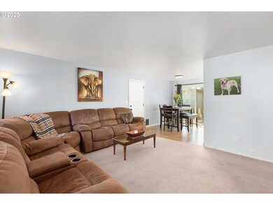 1373 NE Village Squire Ct, Gresham, OR 97030 - photo 4