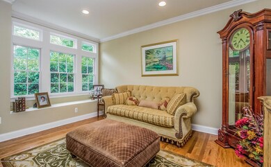010-Living_Room-1871358-medium