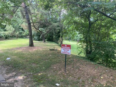 5403 D St SE, Washington, DC 20019 - photo 2