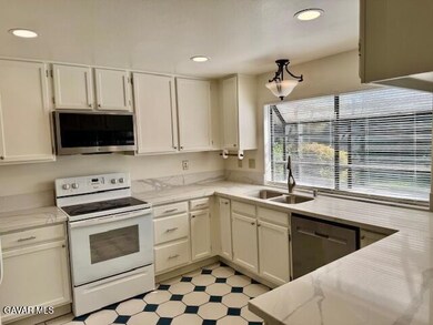 44128 Fine Cir, Lancaster, CA 93536 - photo 2