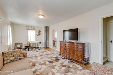 6-web-or-mls-2025 02 24 - 616HarrisonAve