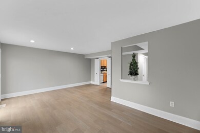 9424 Riverbrink Ct, Laurel, MD 20723 - photo 4