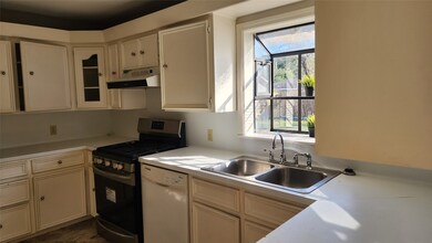 1008 Lindsey Dr, Rosenberg, TX 77471 - photo 3