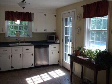 642 West St, Wrentham, MA 02093 - photo 5