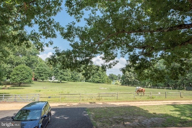 22880 Dement Ln unit 2, California, MD 20619 - photo 3