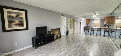 Living/ dining area