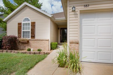 882 S Hickory Ln-21