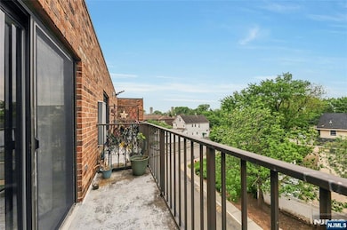 99 Teaneck Rd unit 313, Ridgefield Park, NJ 07660 - photo 6