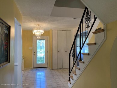 2 Entrance Hallway