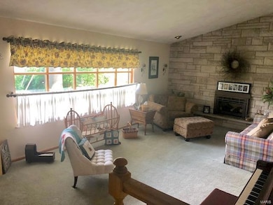 So much natural light with this huge window!