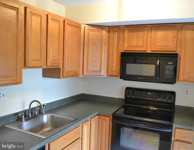 8601 Sacramento Dr unit F, Alexandria, VA 22309 - photo 2