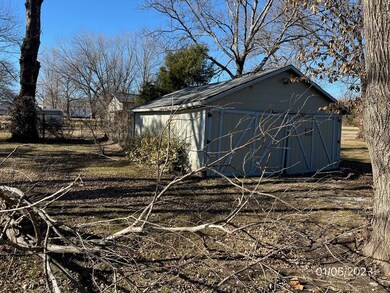 1403 S 21st St, Parsons, KS 67357 - photo 3